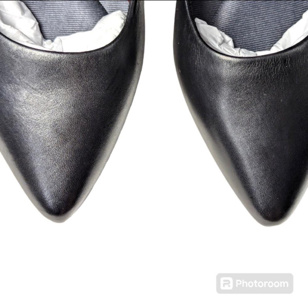 Rockport pointed toe flats- new!